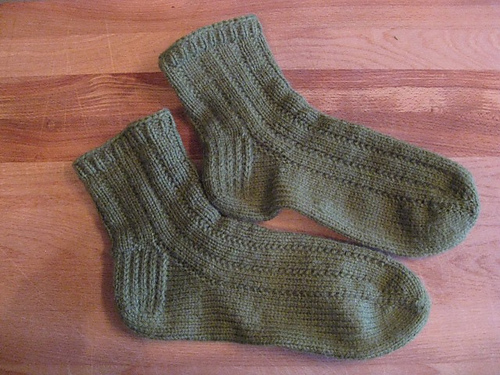 Overview photo of the completed pair of socks.
