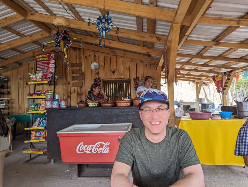 Here you can see me while, in the background, two women work behind pots of full of different guisados that, with fresh made corn tortillas, would turn into delicious gorditas.